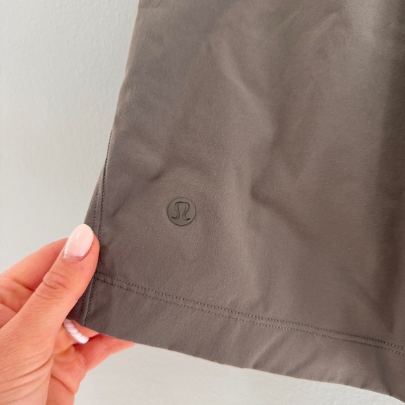 Lululemon Lightweight High-Rise Hiking Short 4" - Picture 12 of 16